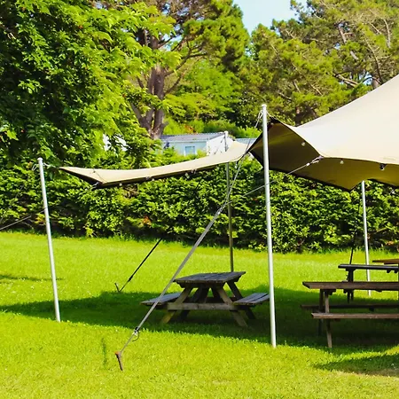 Tente Double - Hegoa Surf Camp Pays Basque - Double Tent - Tienda Doble